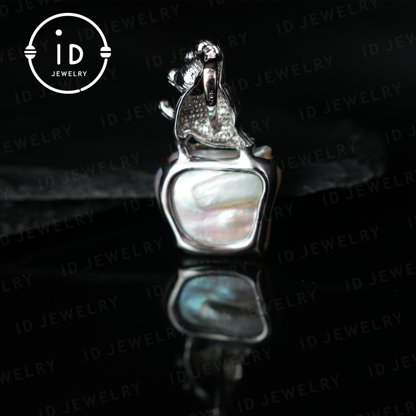 Tieranhänger mit Barockperle | Handgefertigter Schmuck | Niedliches Design | Vergoldete Details | Perfekte Geschenkidee