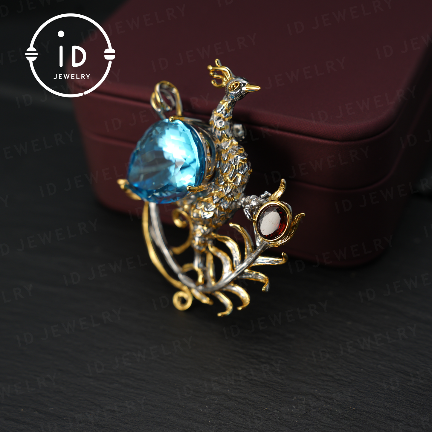 Handgefertigter Pfauenbroschen-Anhänger | Natürlicher Topas-Schmuck | Luxuriöses Tierdesign | Vergoldeter Vintage-Anhänger