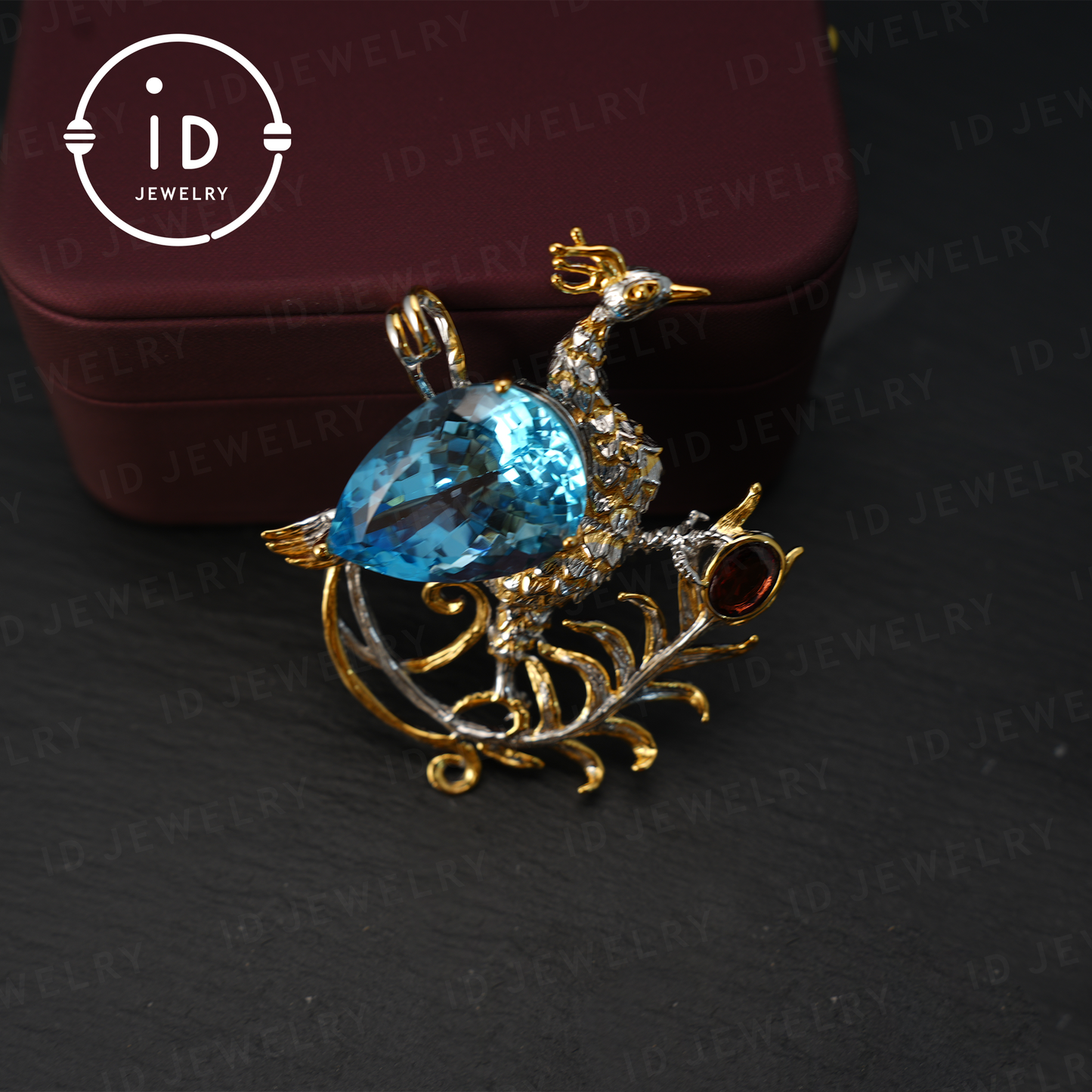 Handgefertigter Pfauenbroschen-Anhänger | Natürlicher Topas-Schmuck | Luxuriöses Tierdesign | Vergoldeter Vintage-Anhänger