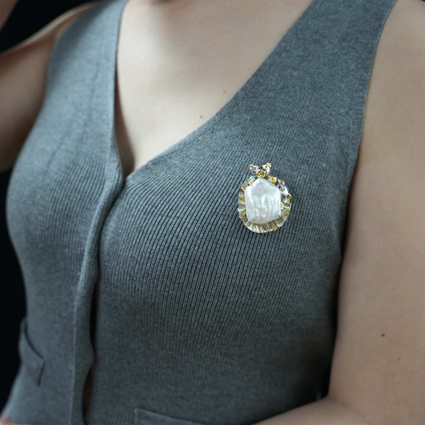 Leoparden-Brosche-Anhänger | Handgefertigter Barockperlenschmuck | Broschenanhänger mit doppeltem Verwendungszweck | Tierkunstschmuck | Fantasiegeschenk | Schutzamulett
