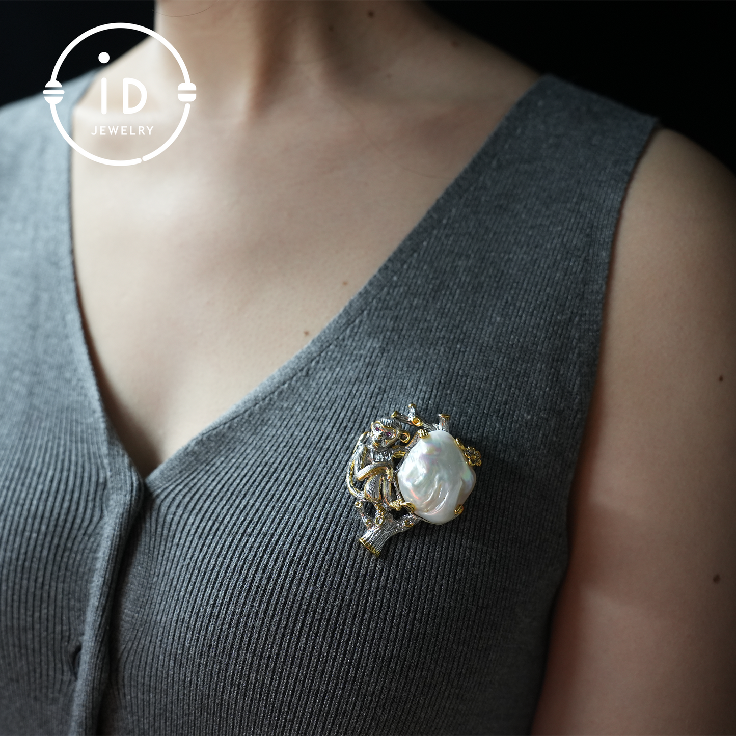 Affenbrosche Anhänger | Handgefertigter Barockperlenschmuck | Künstlerisches Tierdesign | Vergoldetes Silber