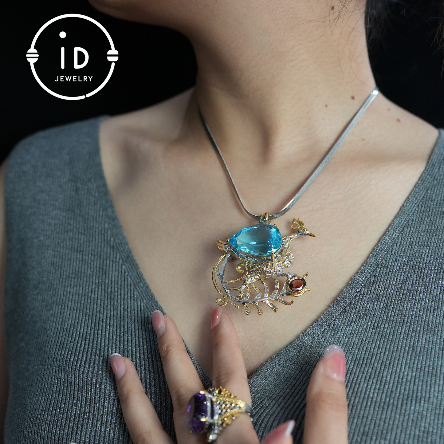 Handgefertigter Pfauenbroschen-Anhänger | Natürlicher Topas-Schmuck | Luxuriöses Tierdesign | Vergoldeter Vintage-Anhänger
