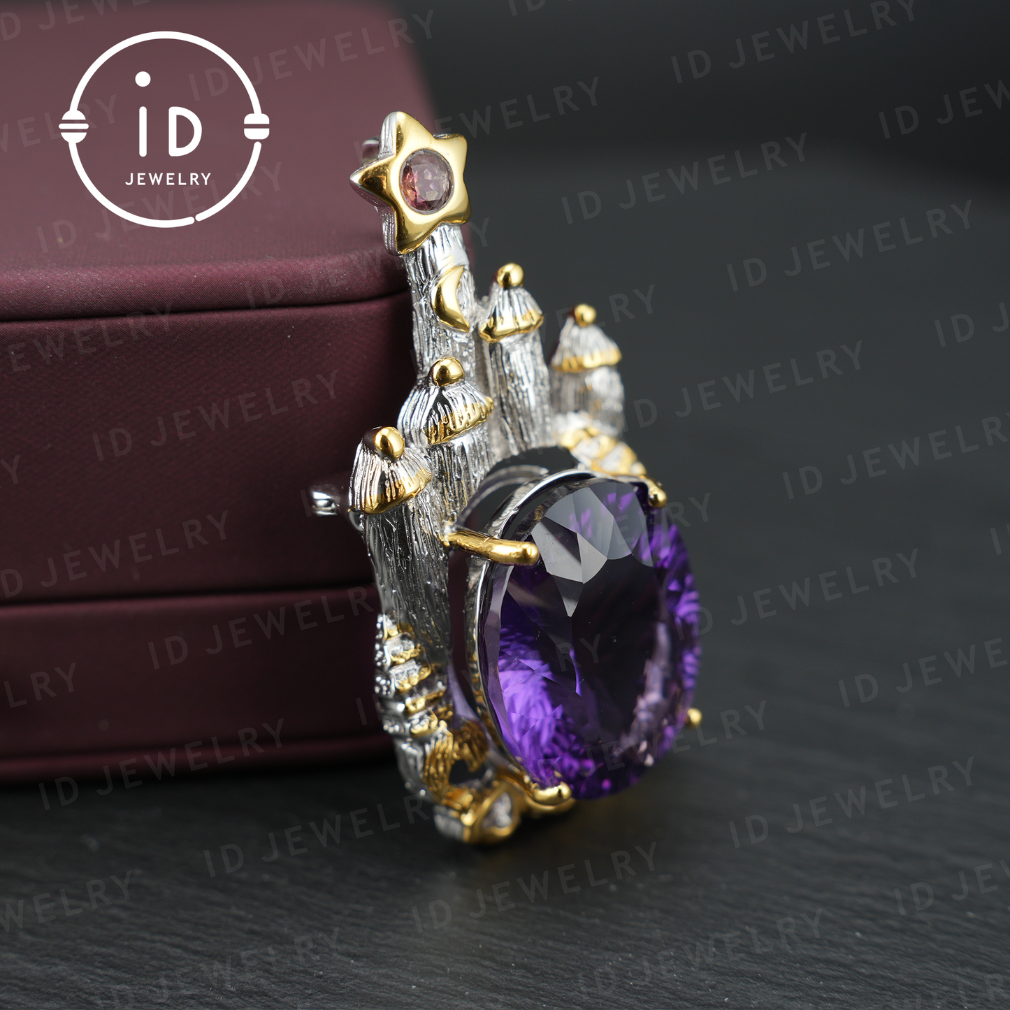 Märchenhafte Amethyst-Brosche | Vintage-Schloss-Anhänger | Handgefertigter Edelsteinschmuck | Vergoldete Statement-Brosche | Königliches Schmuckgeschenk für Frauen