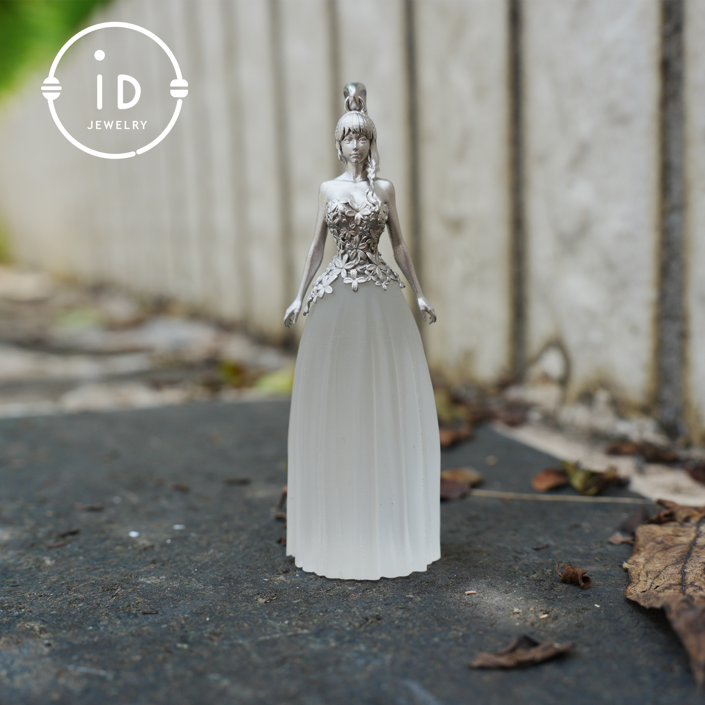 Ethereal Muse Halskette 925 Silber Weißer Quarz Anhänger Damenfigur Geschenk Handgefertigter Statement Schmuck