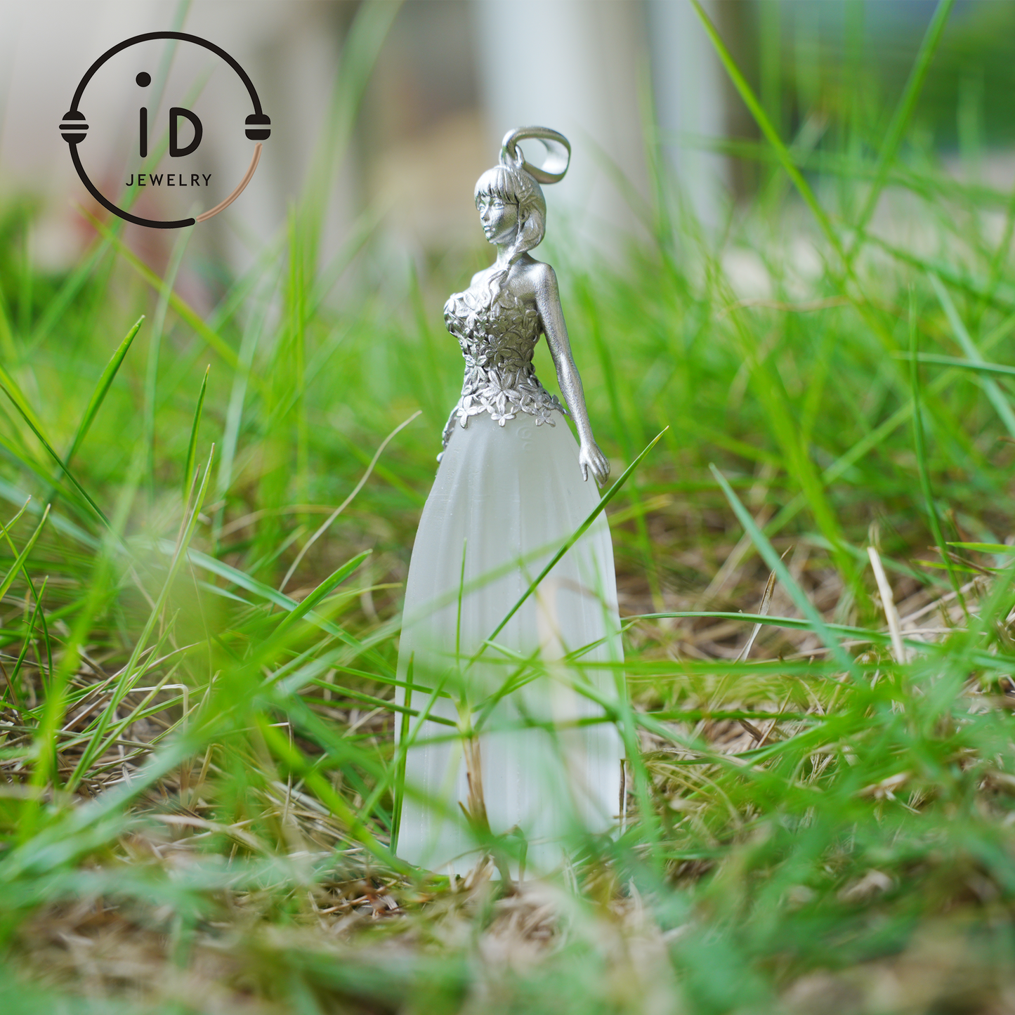 Ethereal Muse Halskette 925 Silber Weißer Quarz Anhänger Damenfigur Geschenk Handgefertigter Statement Schmuck