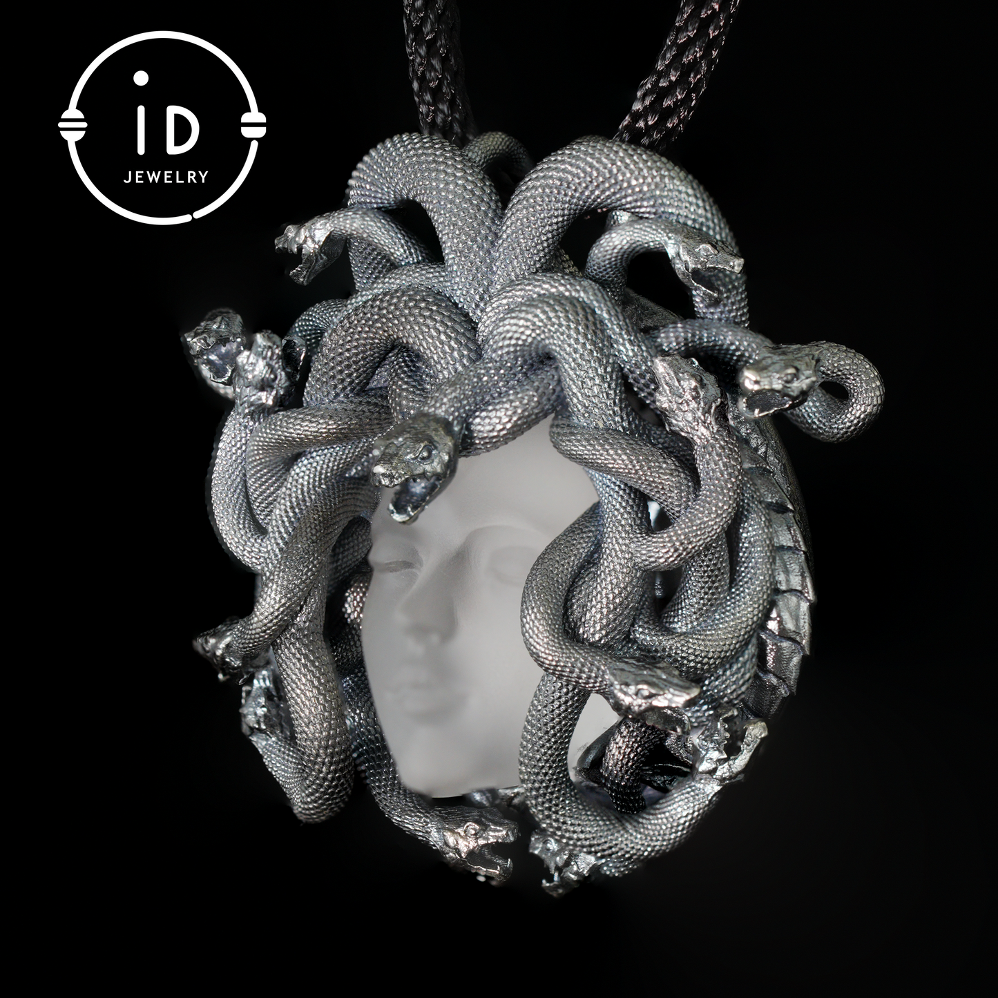 Medusa Anhänger | Handgefertigtes 925er Silber & weißer Kristall | Mythischer Statement-Schmuck