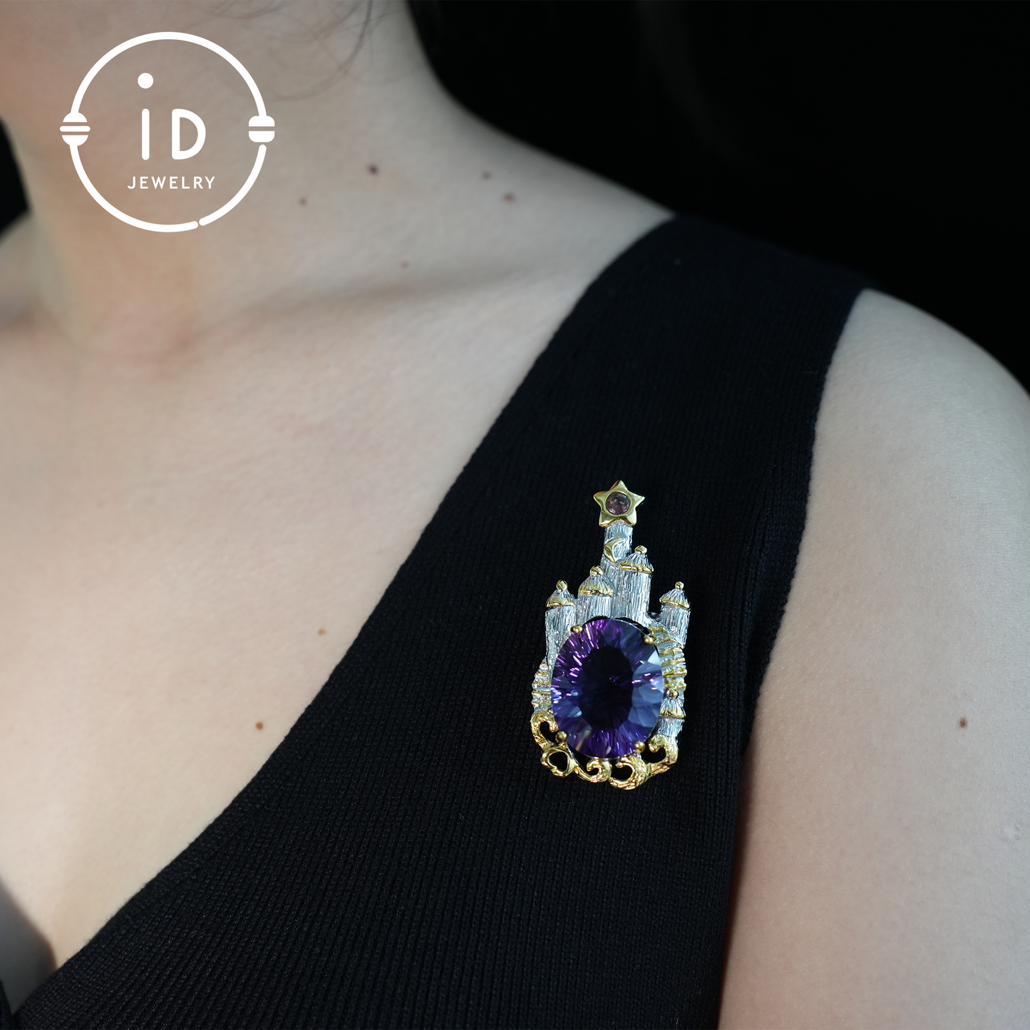 Märchenhafte Amethyst-Brosche | Vintage-Schloss-Anhänger | Handgefertigter Edelsteinschmuck | Vergoldete Statement-Brosche | Königliches Schmuckgeschenk für Frauen
