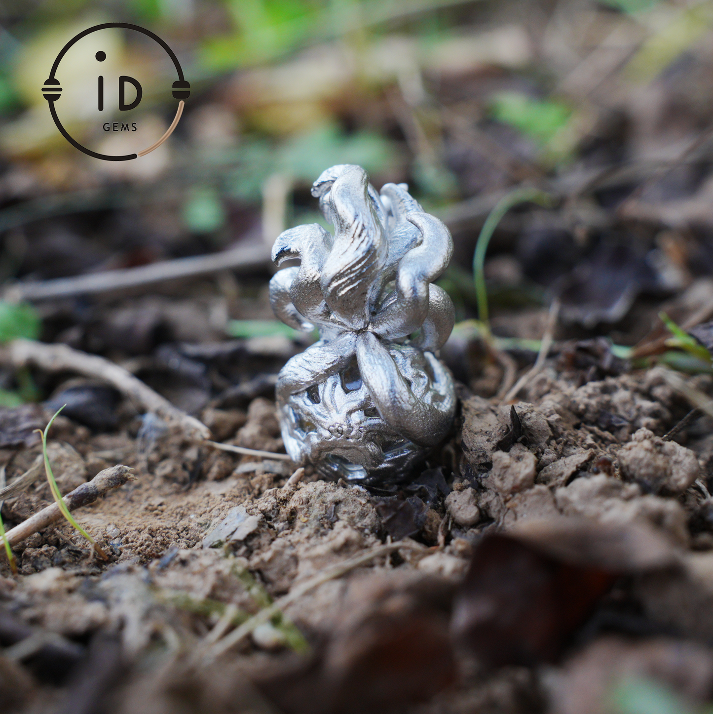 Fox Pendant with Ghost Quartz, Nine-Tailed Spirit Amulet, Handcrafted Fantasy Jewelry, Dreamy Forest Totem Necklace, Mythical Design