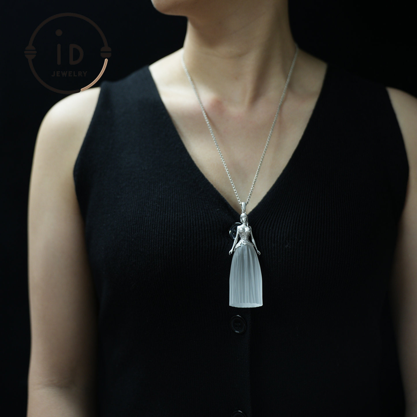 Ethereal Muse Halskette 925 Silber Weißer Quarz Anhänger Damenfigur Geschenk Handgefertigter Statement Schmuck