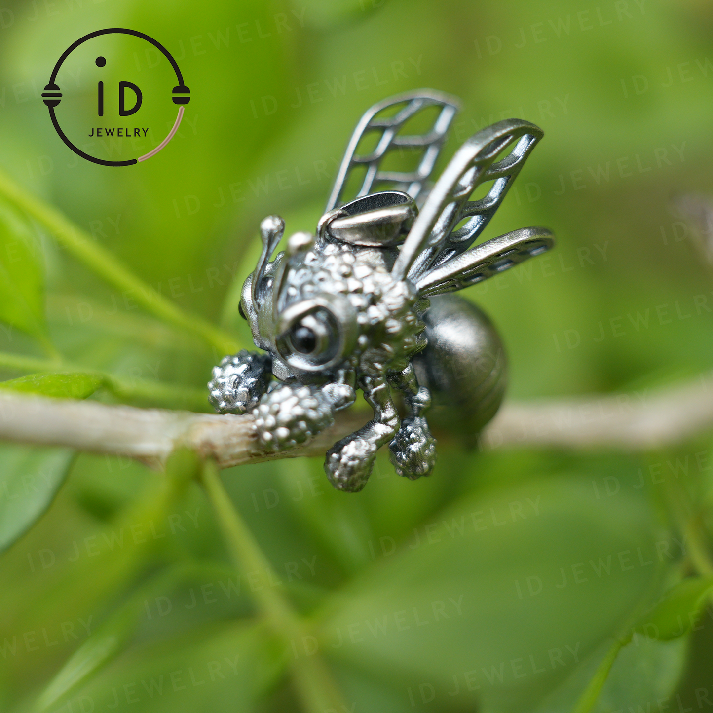 Bee Pendant with Black Onyx – Handmade Natural Style Insect Jewelry, Fantasy Amulet Necklace, Symbolic Nature Creature Gift