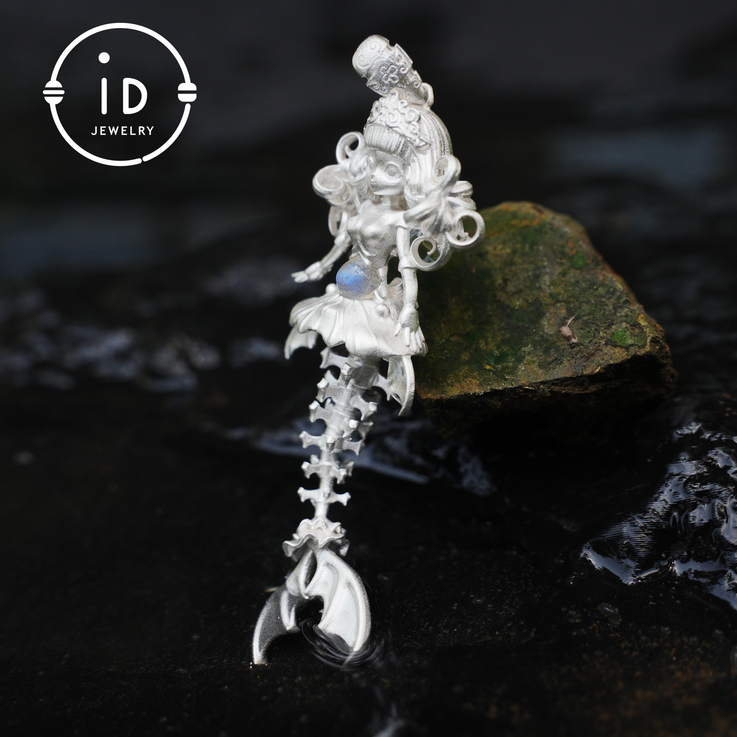 Handgeschnitzte Halskette mit Anhänger in Form eines Meerjungfrauenskeletts | Meerjungfrauenknochen + Labradorit-Blitz | Handgefertigte Halskette mit Amulett aus 925er Sterlingsilber mit Ozean-Motiv