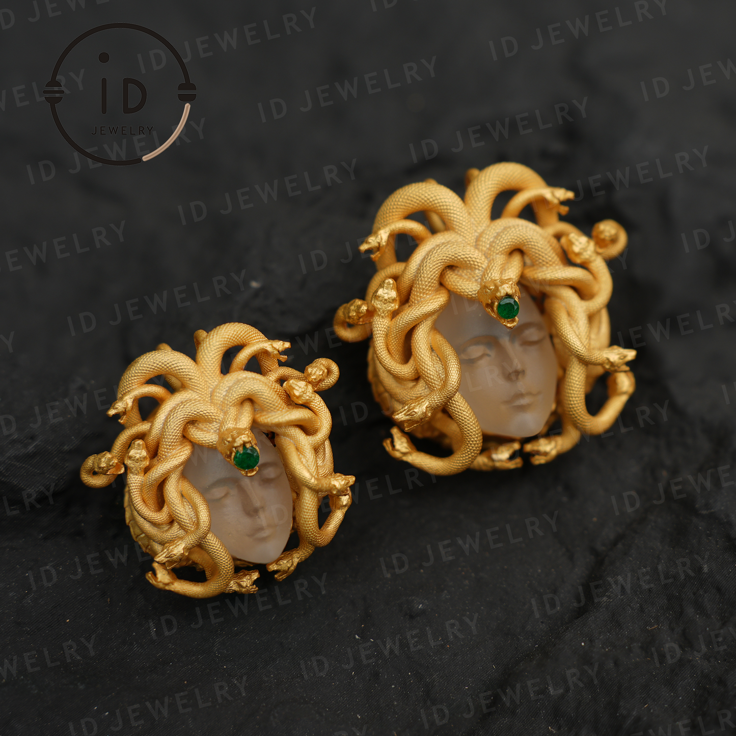 Medusa’s Sleeping Eye · Spiritual Pendant of the Resting Goddess · Third Eye as a Symbol of Insight and Inner Guidance