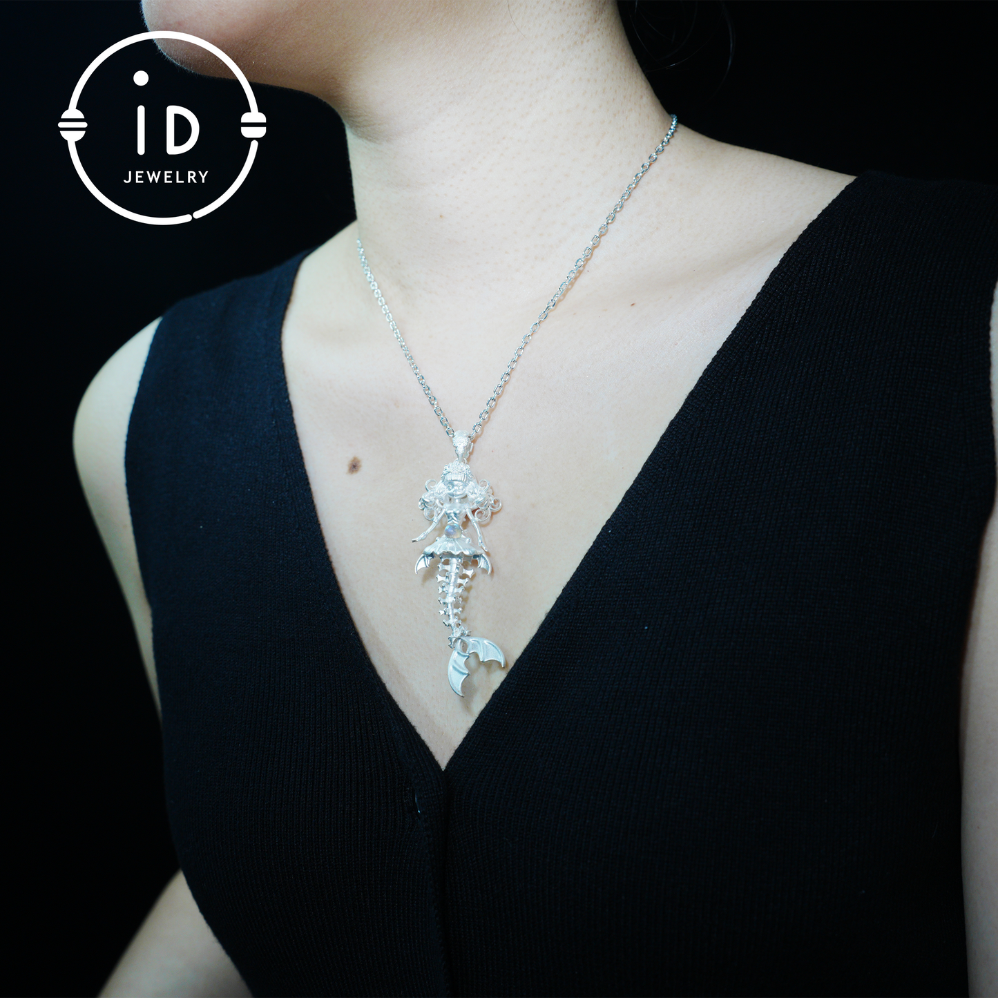 Handgeschnitzte Halskette mit Anhänger in Form eines Meerjungfrauenskeletts | Meerjungfrauenknochen + Labradorit-Blitz | Handgefertigte Halskette mit Amulett aus 925er Sterlingsilber mit Ozean-Motiv