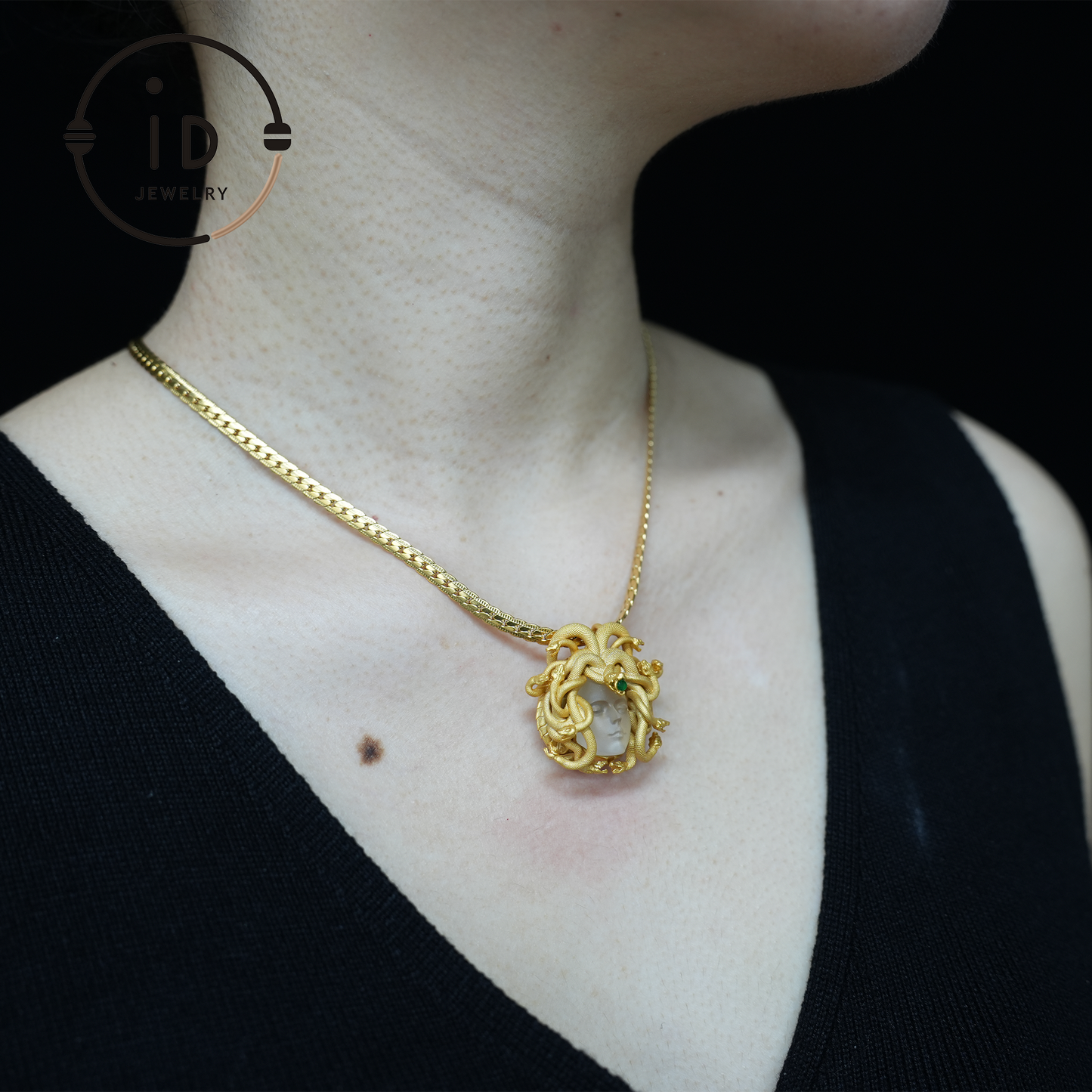 Medusa’s Sleeping Eye · Spiritual Pendant of the Resting Goddess · Third Eye as a Symbol of Insight and Inner Guidance