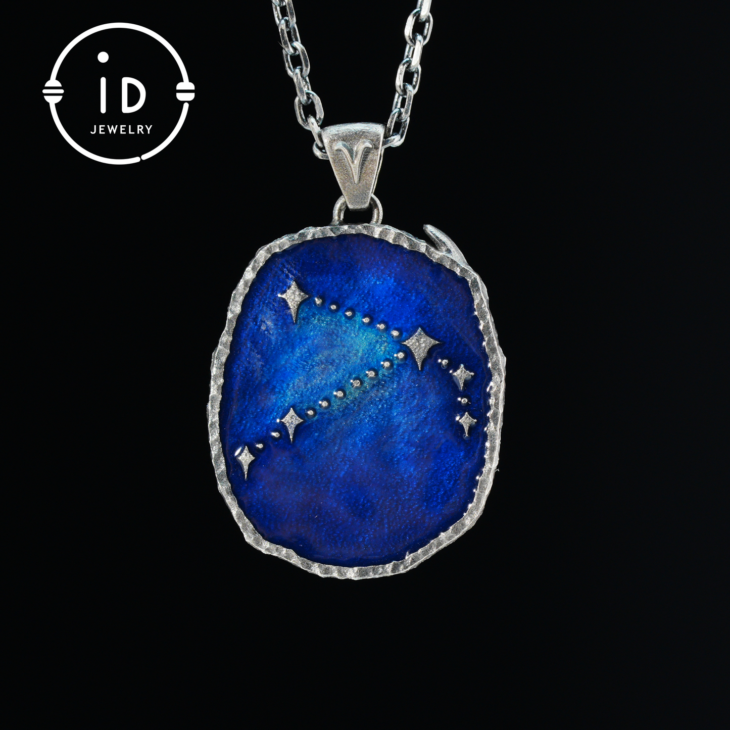 Widder-Medaillon-Anhänger | Unregelmäßiger „Meteoriten“-Rahmen | Blauer Emaille-Sternenglanz | Orangefarbener Zirkonia-Mitte | Handgefertigter Silberschmuck