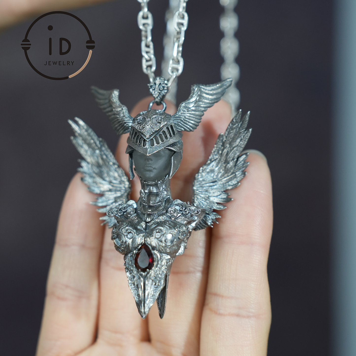 Walküren-Anhänger | 925 Sterling Silber & Granat | Amulett aus der nordischen Mythologie | Handgefertigte Wikinger-Halskette