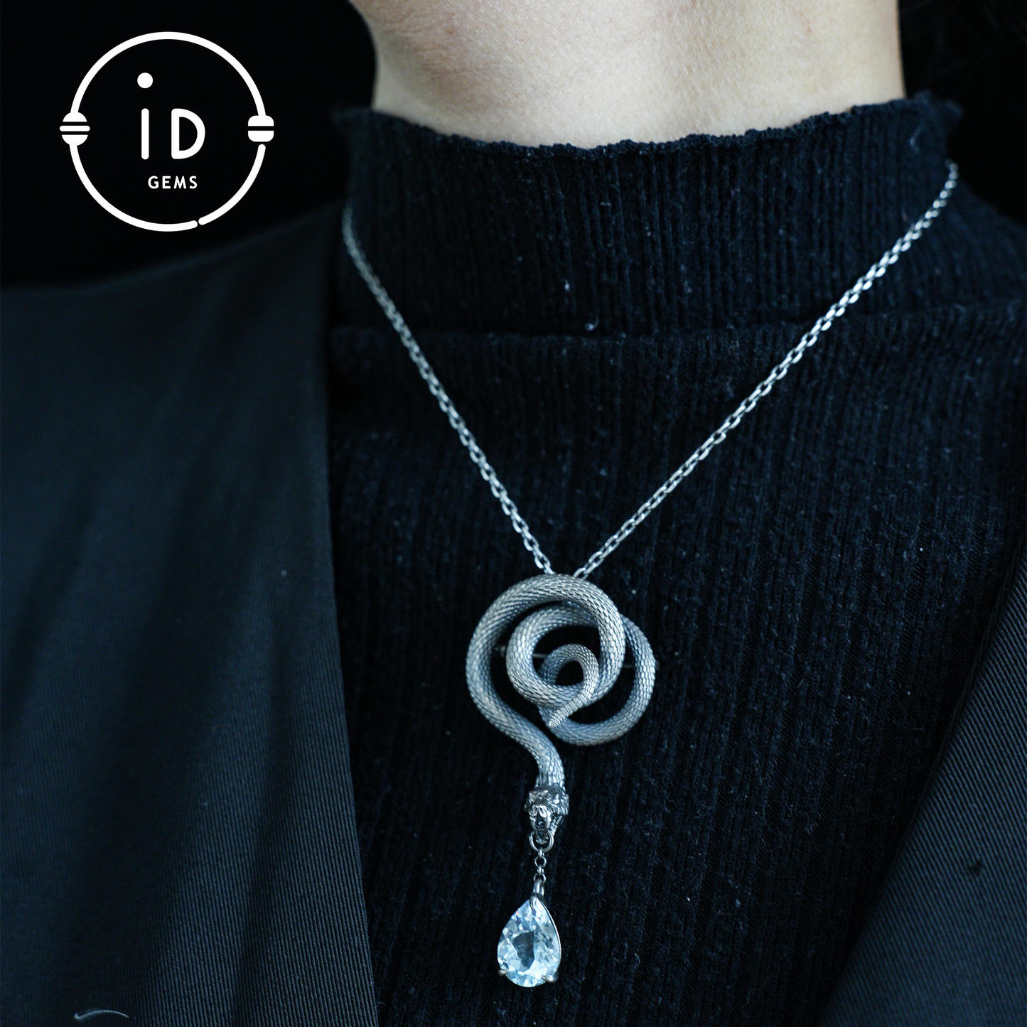 Handgefertigte Schlangenbrosche mit Aquamarin | Mystisches Symbol | Vintage Fantasy Schmuck
