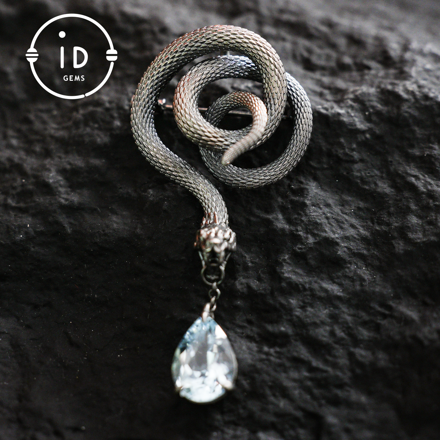 Handgefertigte Schlangenbrosche mit Aquamarin | Mystisches Symbol | Vintage Fantasy Schmuck