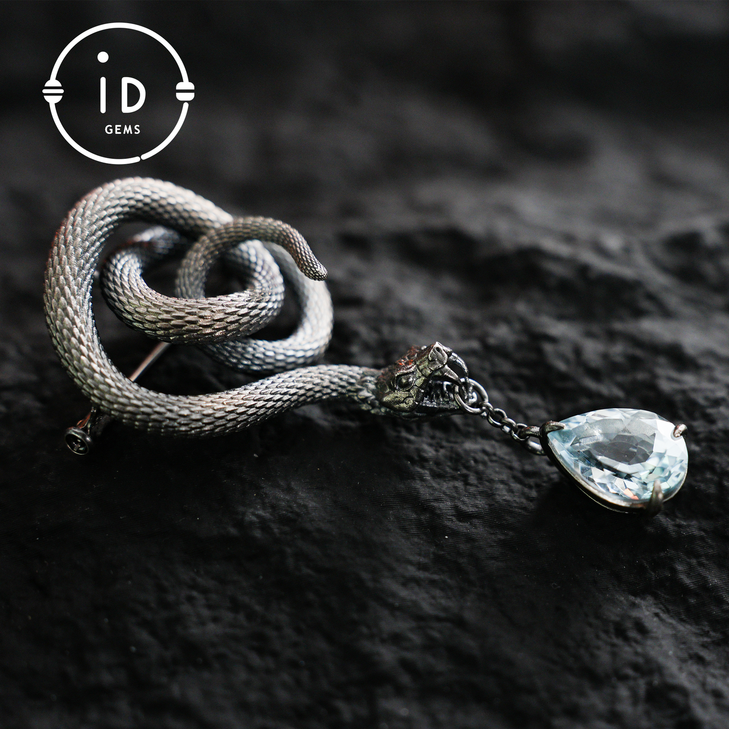 Handgefertigte Schlangenbrosche mit Aquamarin | Mystisches Symbol | Vintage Fantasy Schmuck