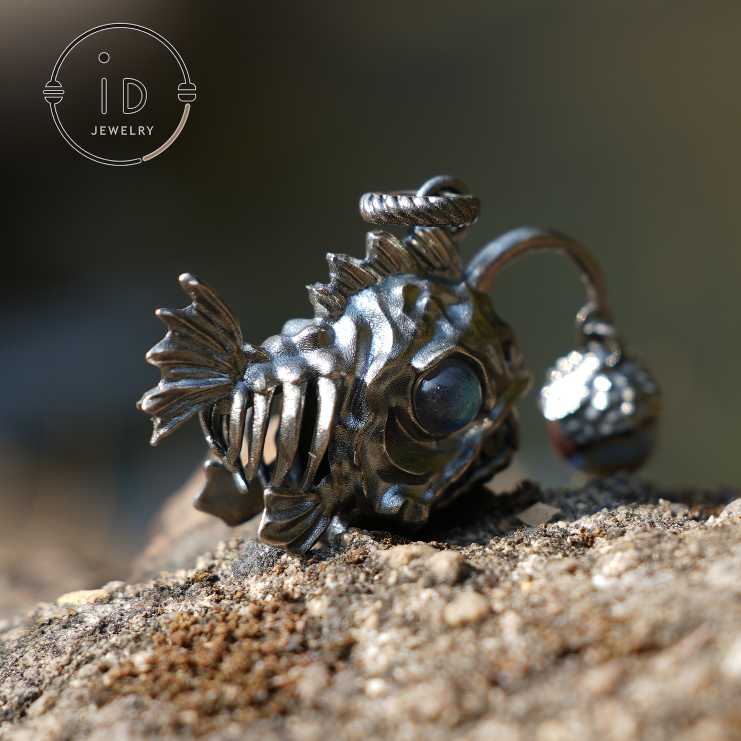 925 Sterling Silber Seeteufel-Anhänger mit Labradorit – Handgefertigter Kunstschmuck für Ozeanliebhaber