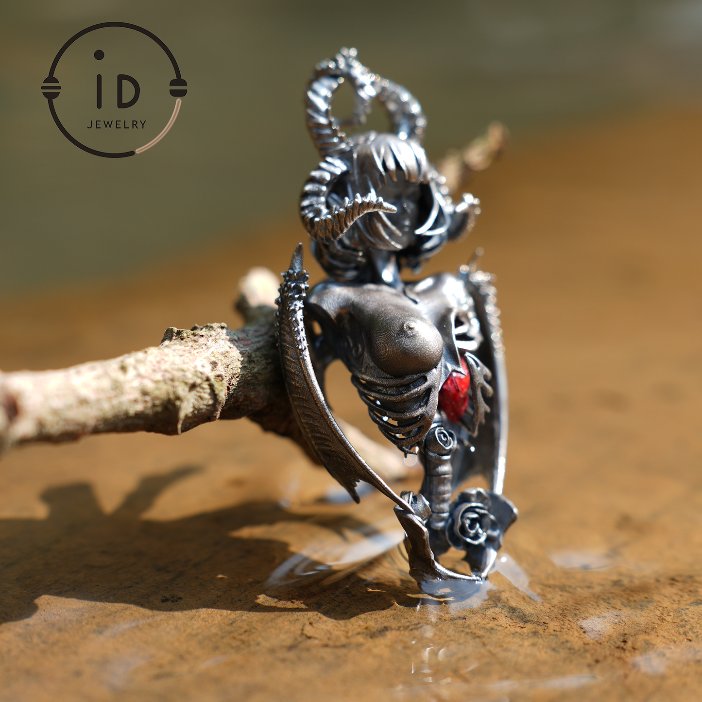 Dark Enchantress Anhänger – S925 Silber Handgefertigter Anhänger mit Emaille-Herz | Gothic Design Limitierte Kollektion