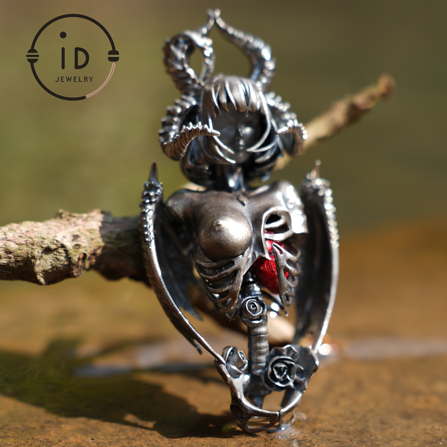 Dark Enchantress Anhänger – S925 Silber Handgefertigter Anhänger mit Emaille-Herz | Gothic Design Limitierte Kollektion