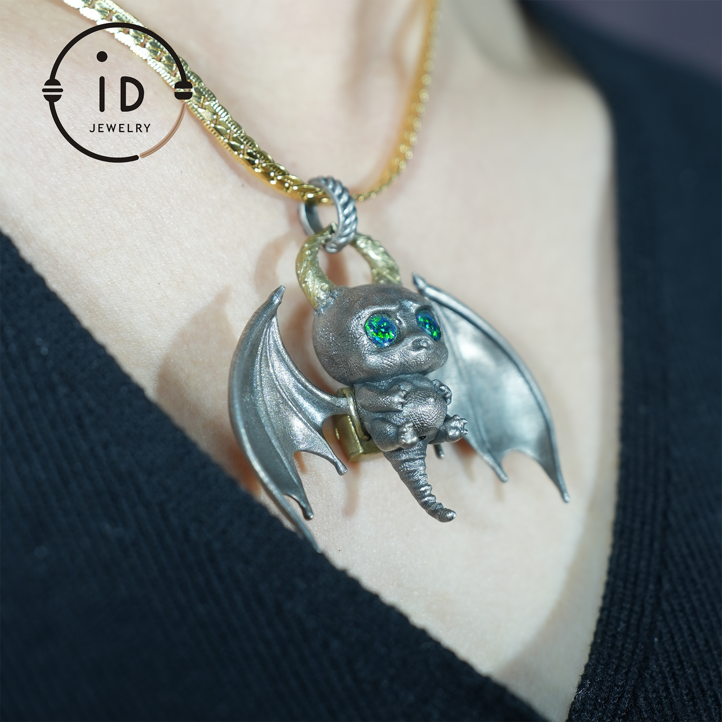 925 Silber Fledermaus Anhänger mit Opal - Handgefertigter Gothic Schmuck, Fantasy Anhänger, Einzigartige Gothic Halskette für Halloween & Gothic Liebhaber