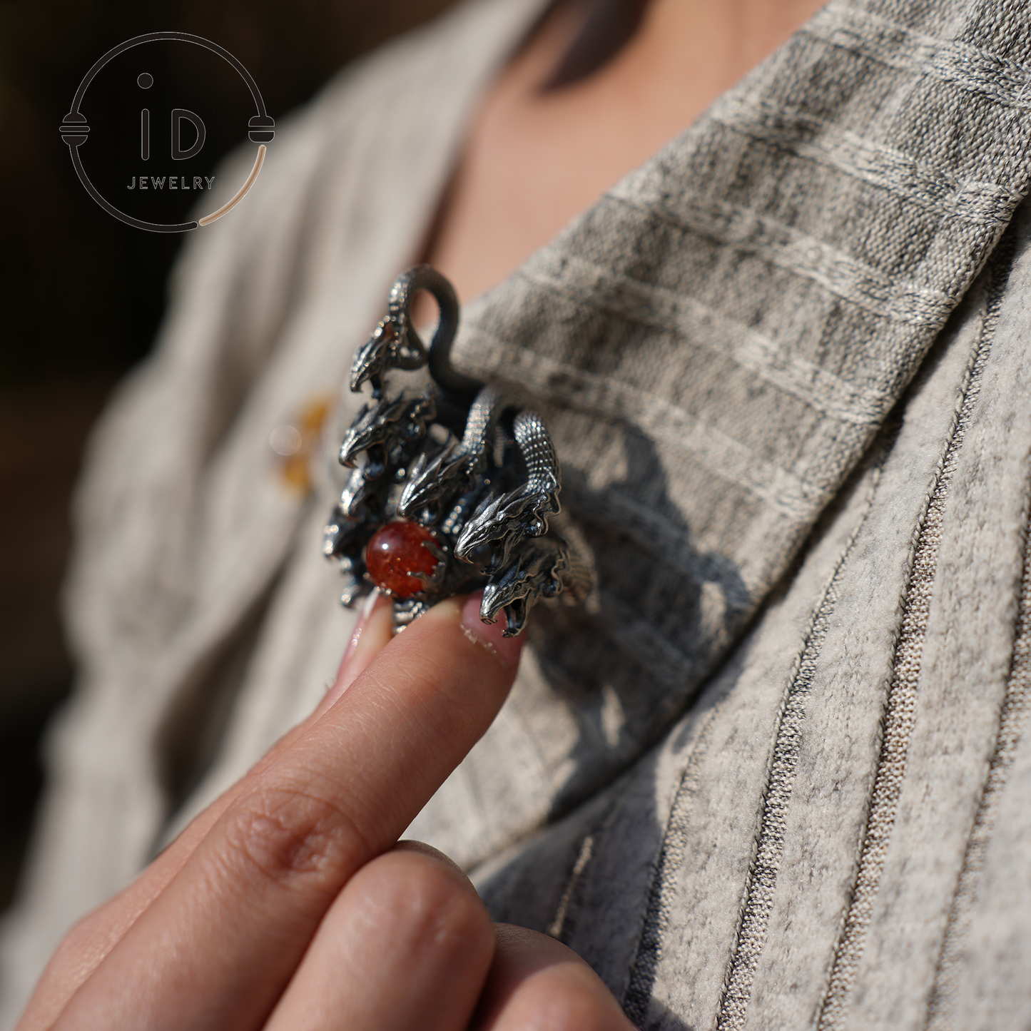 Anhänger mit achtköpfiger Schlange – S925 Silber – handgefertigtes kreatives Design, inspiriert von Yamata no Orochi (japanische Mythologie)