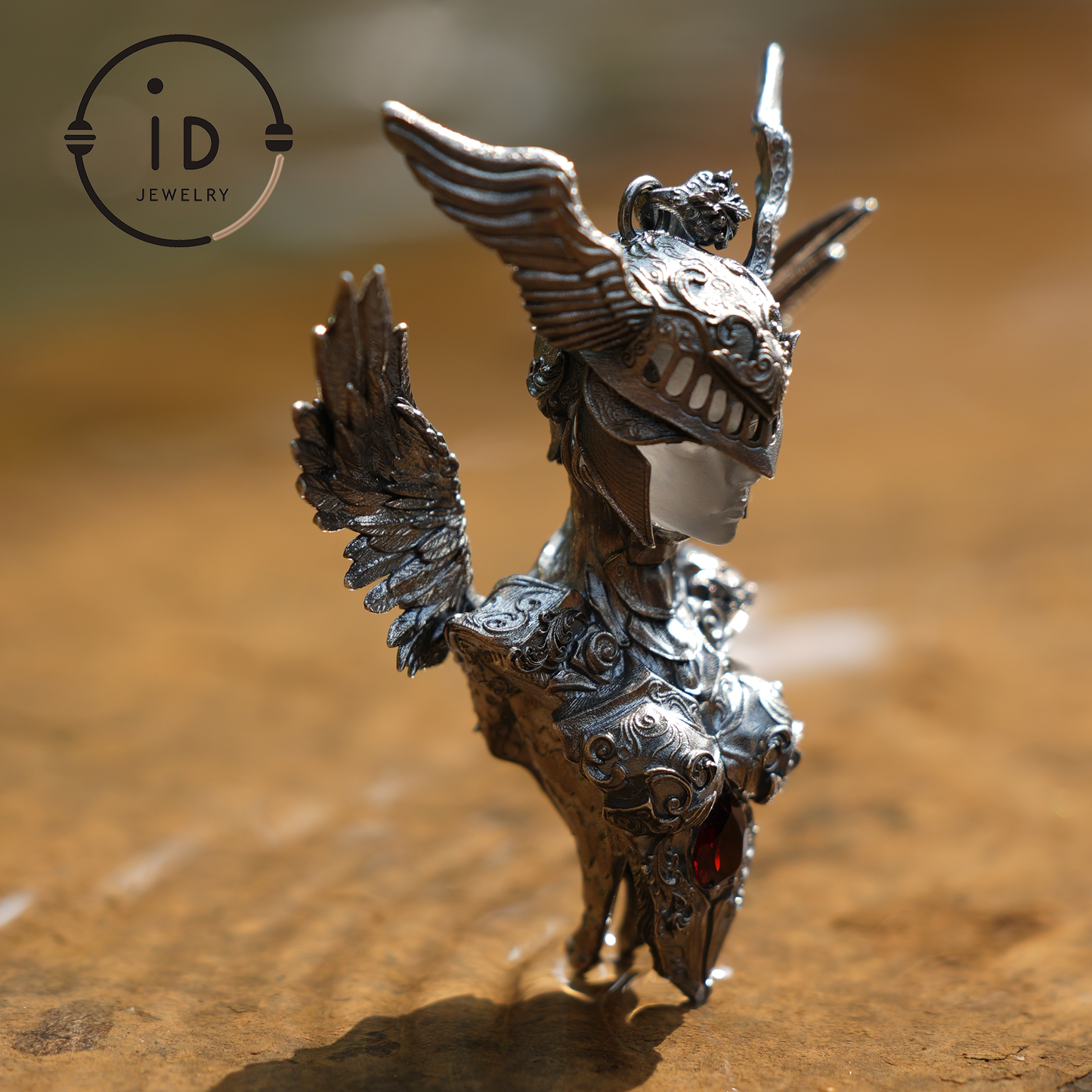 Walküren-Anhänger | 925 Sterling Silber & Granat | Amulett aus der nordischen Mythologie | Handgefertigte Wikinger-Halskette
