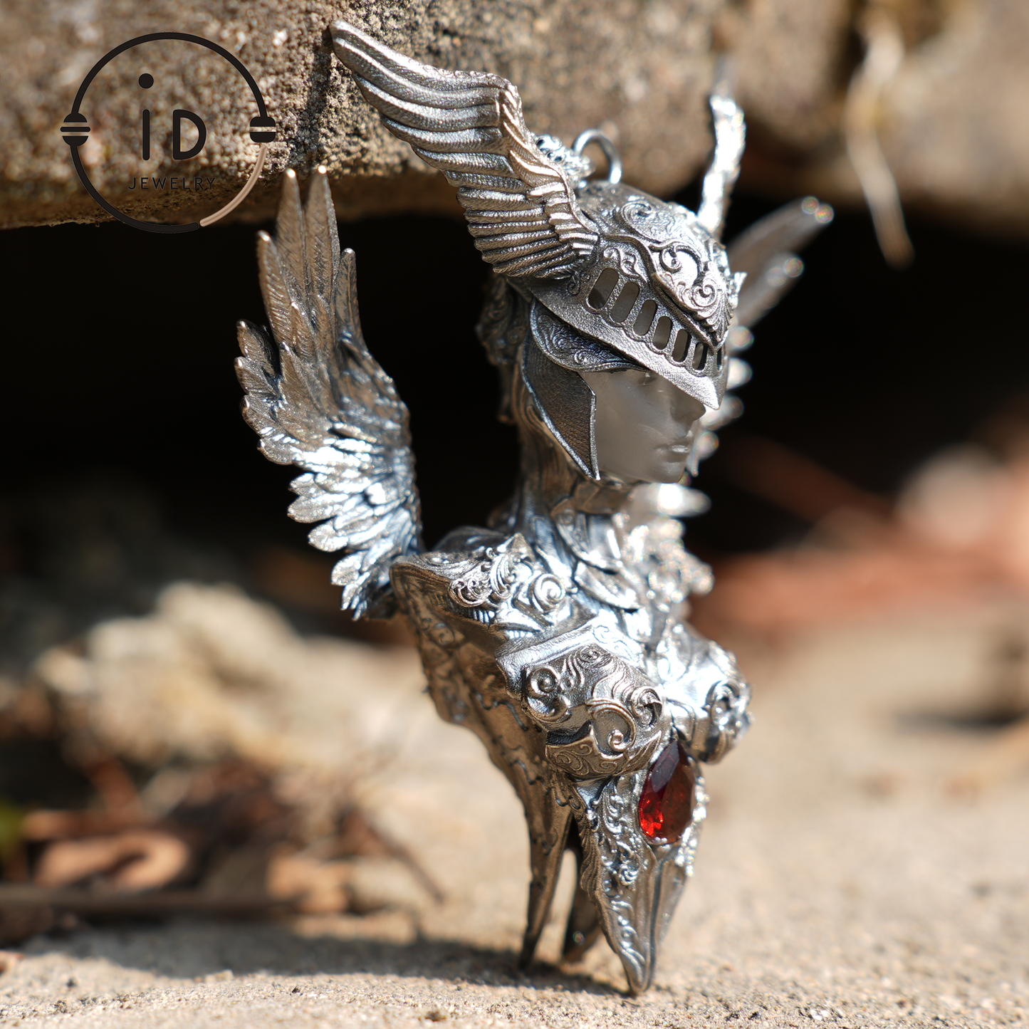 Walküren-Anhänger | 925 Sterling Silber & Granat | Amulett aus der nordischen Mythologie | Handgefertigte Wikinger-Halskette