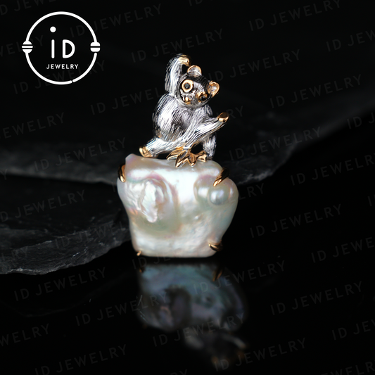 Tieranhänger mit Barockperle | Handgefertigter Schmuck | Niedliches Design | Vergoldete Details | Perfekte Geschenkidee 