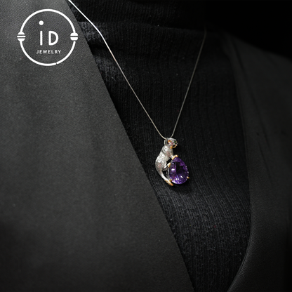 Handgefertigter Katzenanhänger | Natürlicher Amethyst | Tierschmuck | Lila Edelsteinkette | Vergoldeter Schmuck | Einzigartiges Geschenk für Katzenliebhaber 