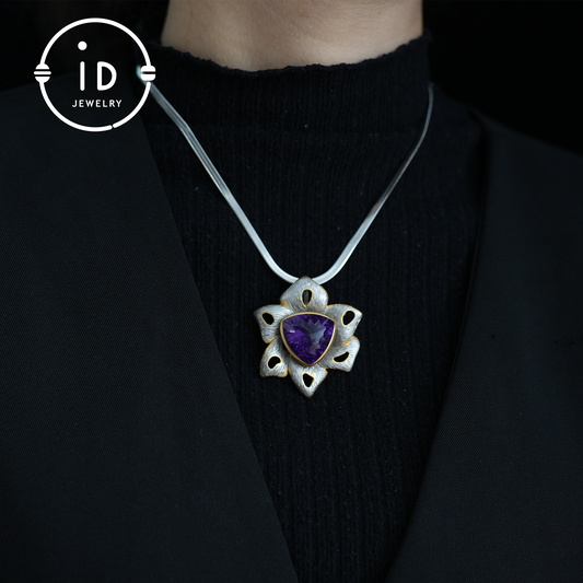 Florale Amethystbrosche | Vintage Edelsteinschmuck | Handgefertigter vergoldeter Anhänger | Künstlerische Brosche | Elegantes Geschenk für Frauen 