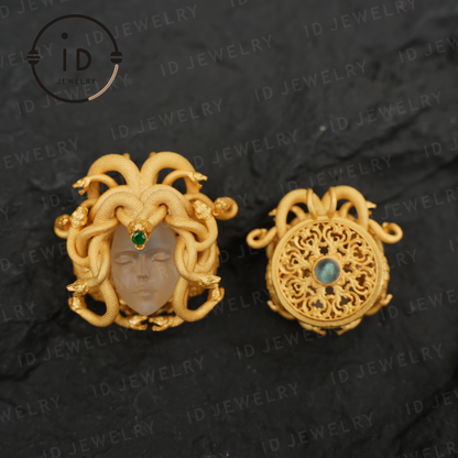 Medusa’s Sleeping Eye · Spiritual Pendant of the Resting Goddess · Third Eye as a Symbol of Insight and Inner Guidance