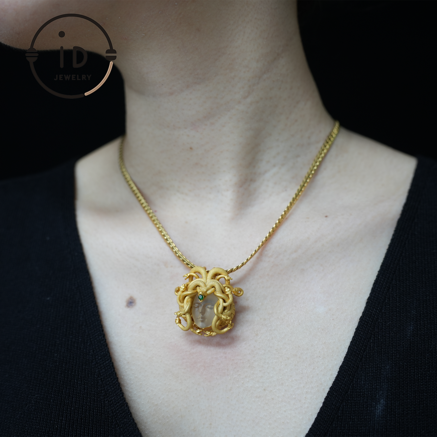 Medusa’s Sleeping Eye · Spiritual Pendant of the Resting Goddess · Third Eye as a Symbol of Insight and Inner Guidance