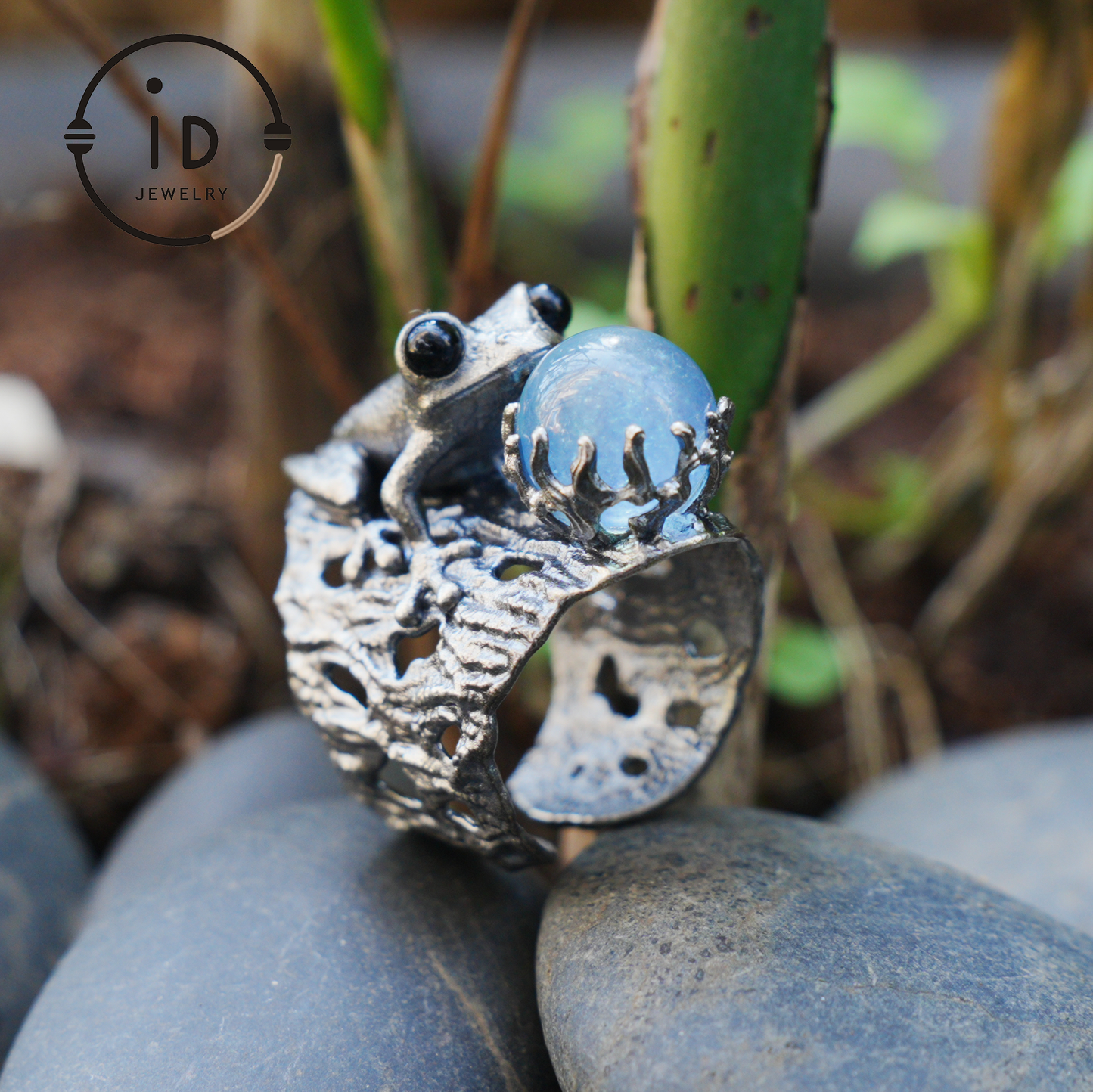Silver Frog Ring with Aquamarine Cabochon · Animal Jewelry Vintage Style · Gift for Her Nature Lovers · Totem Ring Unisex