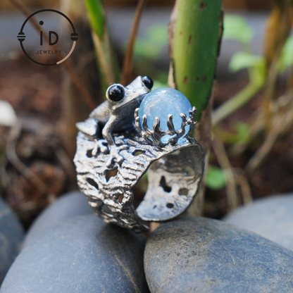Silver Frog Ring with Aquamarine Cabochon · Animal Jewelry Vintage Style · Gift for Her Nature Lovers · Totem Ring Unisex
