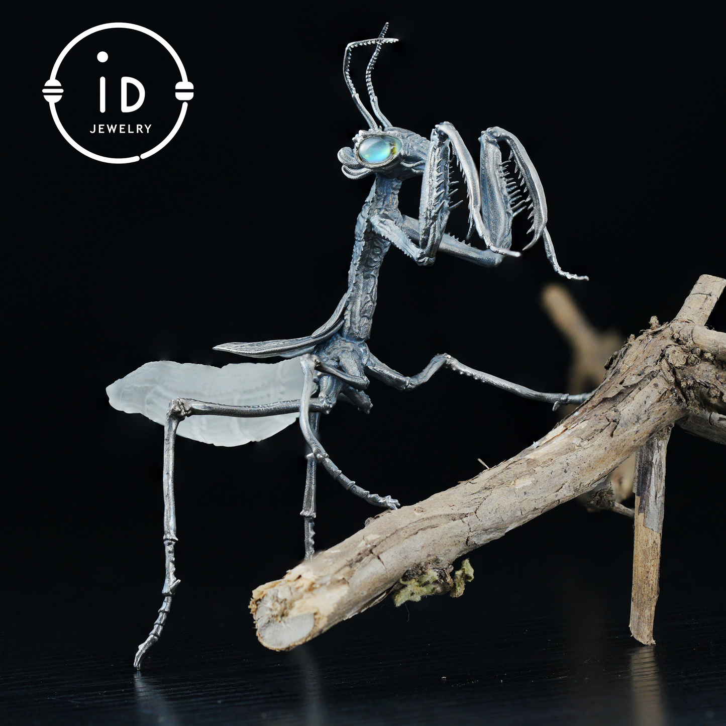 Gothic praying mantis figurine in 925 silver with white crystal and labradorite eyes, handmade insect sculpture, mystical decor piece