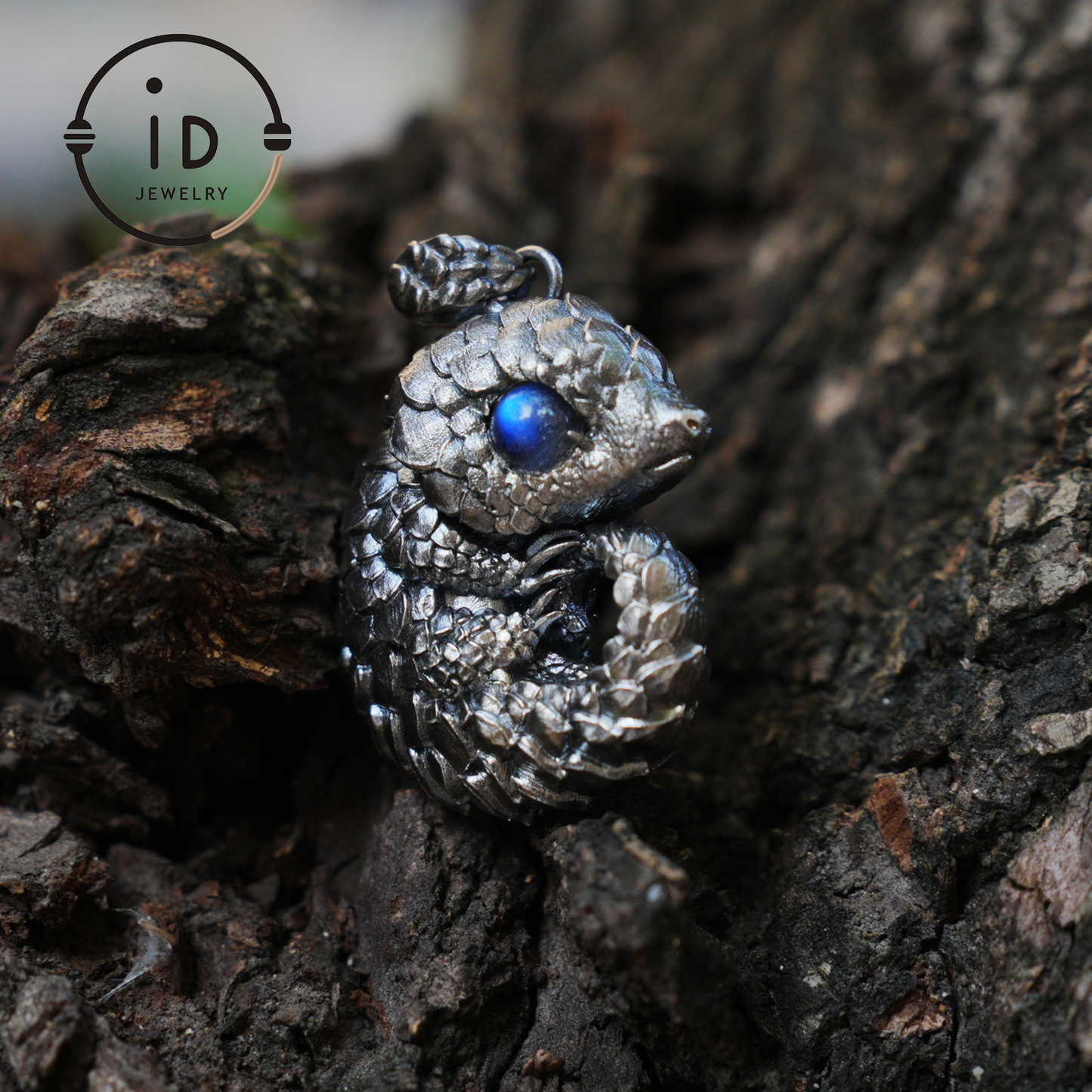 Labradorite Animal Totem Pendant in 925 Sterling Silver in Mystical Fantasy Style as Necklace Charm, Gift for Her Christmas Holidays