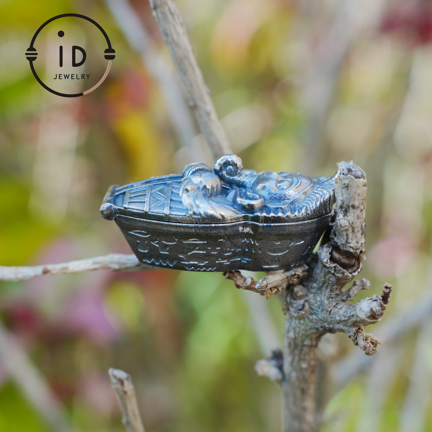 Gothic pendant in oxidized 925 silver with symbolic design, talisman for intuition and transformation, gift idea for her