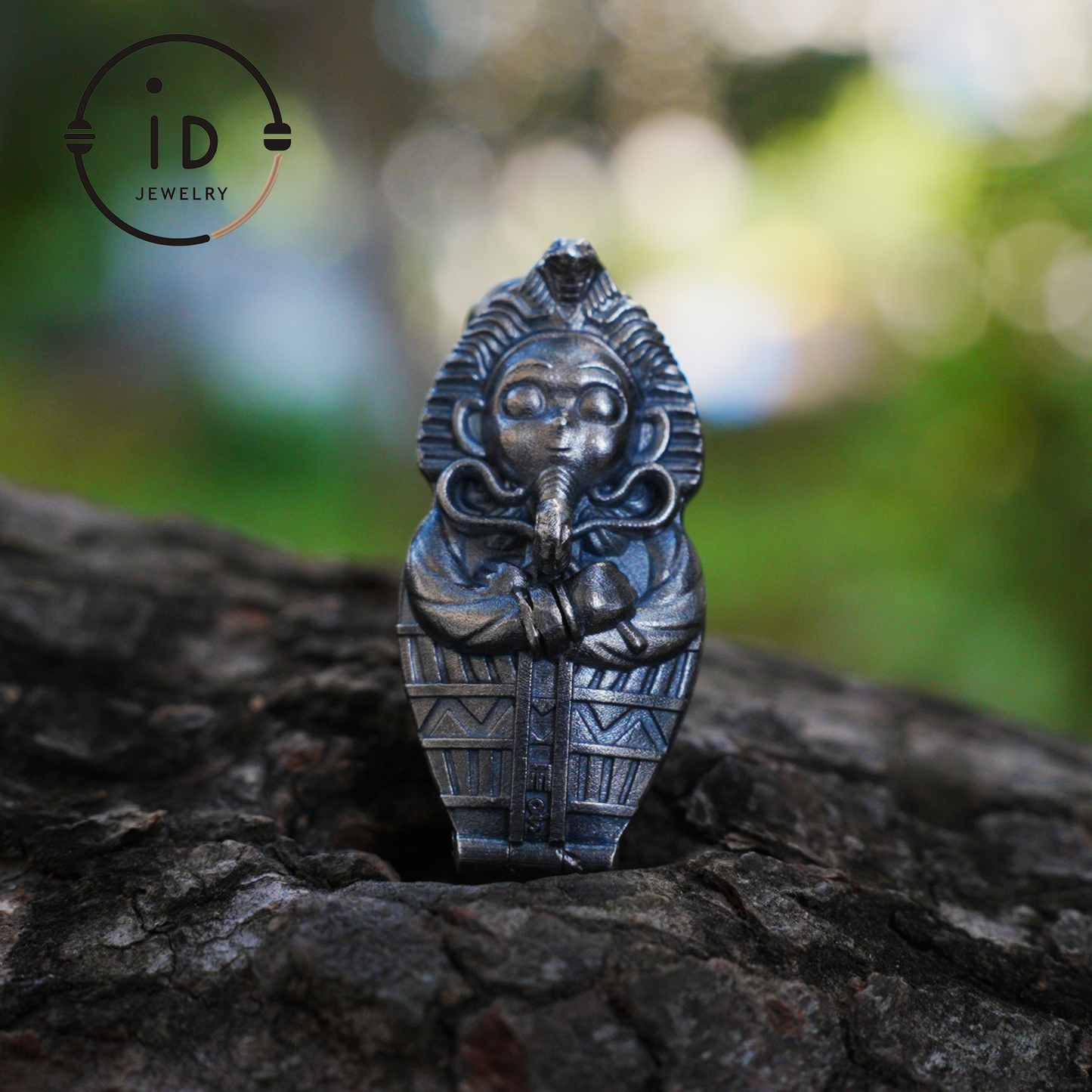 Gothic pendant in oxidized 925 silver with symbolic design, talisman for intuition and transformation, gift idea for her