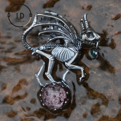 Dark Wings Drachenanhänger | Gothic Fantasy Schmuck mit Phantomquarz | Handgefertigter Silberanhänger