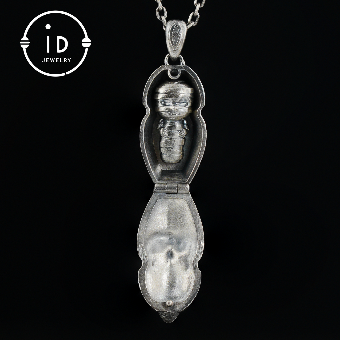 Gothic pendant in oxidized 925 silver with symbolic design, talisman for intuition and transformation, gift idea for her