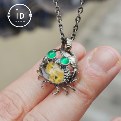 Crab Pendant in 925 Sterling Silver with Rock Crystal and Green Chalcedony, Oxidized Vintage Finish, Fairy Jewelry, Gift for Her