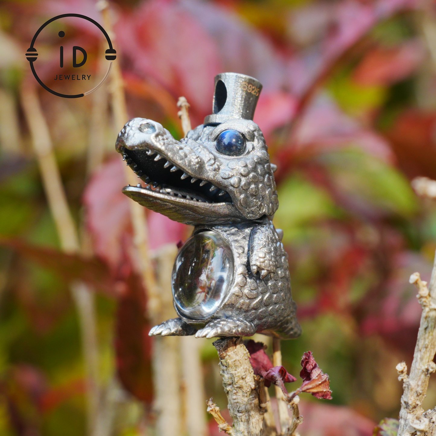Totem pendant in 925 silver with crystal belly, crocodile figure with baby inside, labradorite eyes, gothic fairy tale style, gift for him
