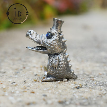 Totem pendant in 925 silver with crystal belly, crocodile figure with baby inside, labradorite eyes, gothic fairy tale style, gift for him