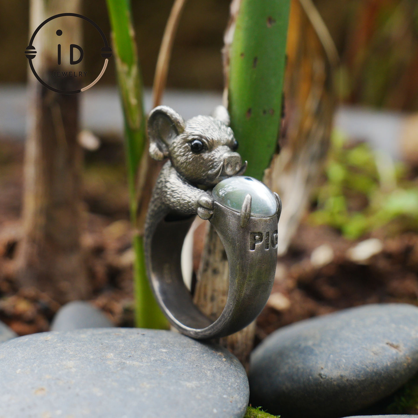 925 Sterling Silver Wild Boar Ring with Rock Crystal and Onyx, handmade animal ring in Gothic vintage style, gift idea for women and men.