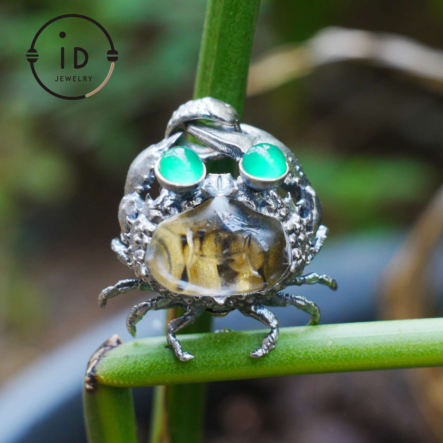 Crab Pendant in 925 Sterling Silver with Rock Crystal and Green Chalcedony, Oxidized Vintage Finish, Fairy Jewelry, Gift for Her
