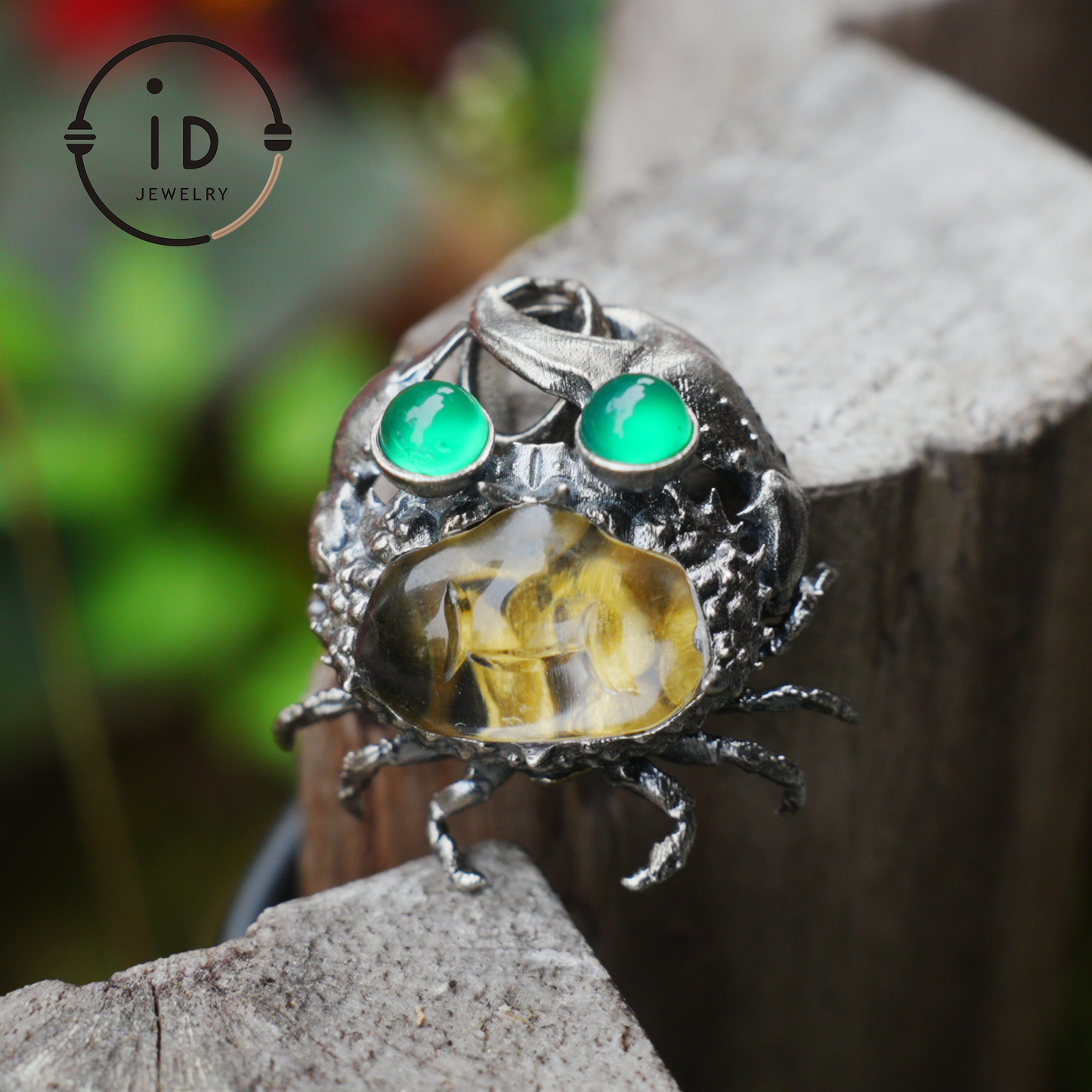 Crab Pendant in 925 Sterling Silver with Rock Crystal and Green Chalcedony, Oxidized Vintage Finish, Fairy Jewelry, Gift for Her
