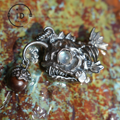 925 Sterling Silber Seeteufel-Anhänger mit Labradorit – Handgefertigter Kunstschmuck für Ozeanliebhaber